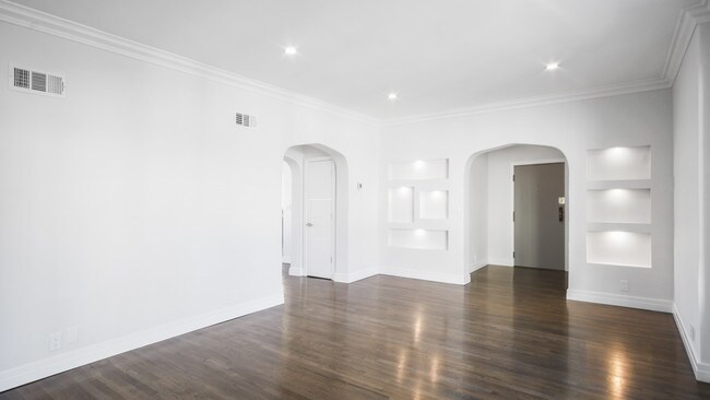 Building Photo - 1424 N Crescent Heights Blvd