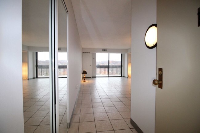 Foto del edificio - 5300 Holmes Run Pkwy