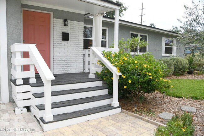 Building Photo - 6925 Sans Souci Rd