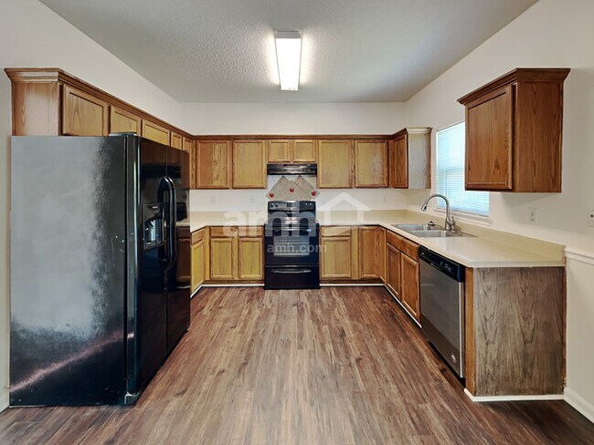 Foto del edificio - 2301 Waters Trail Dr