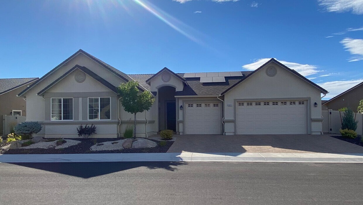 Primary Photo - Beautiful One Story in Damonte Ranch