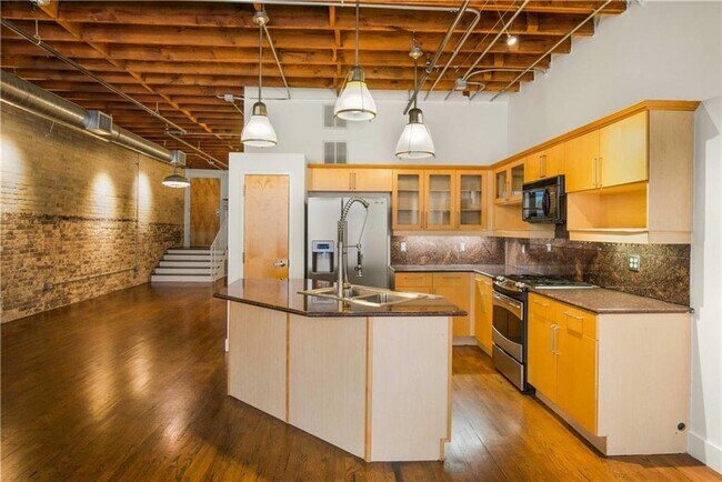 Building Photo - 411 Brazos St