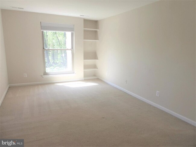 Building Photo - 3310 Woodburn Village Dr