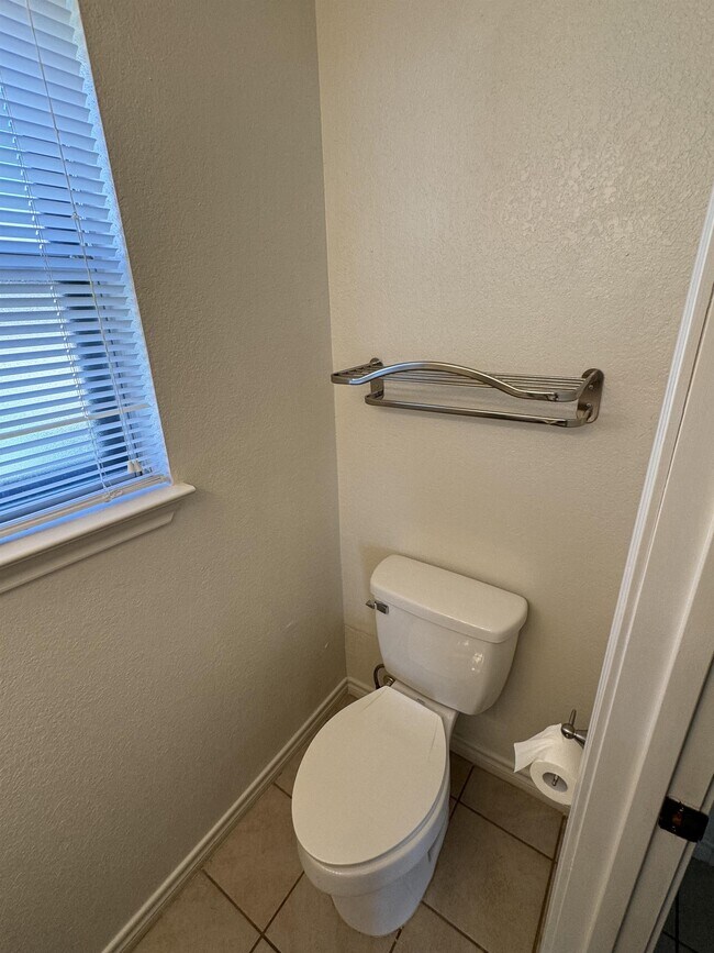 Foto del edificio - 1506 Jefferis Ave