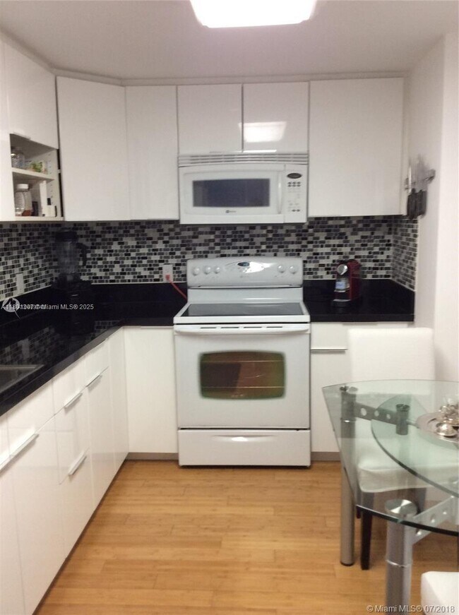 Foto del edificio - 150 SE 25th Rd