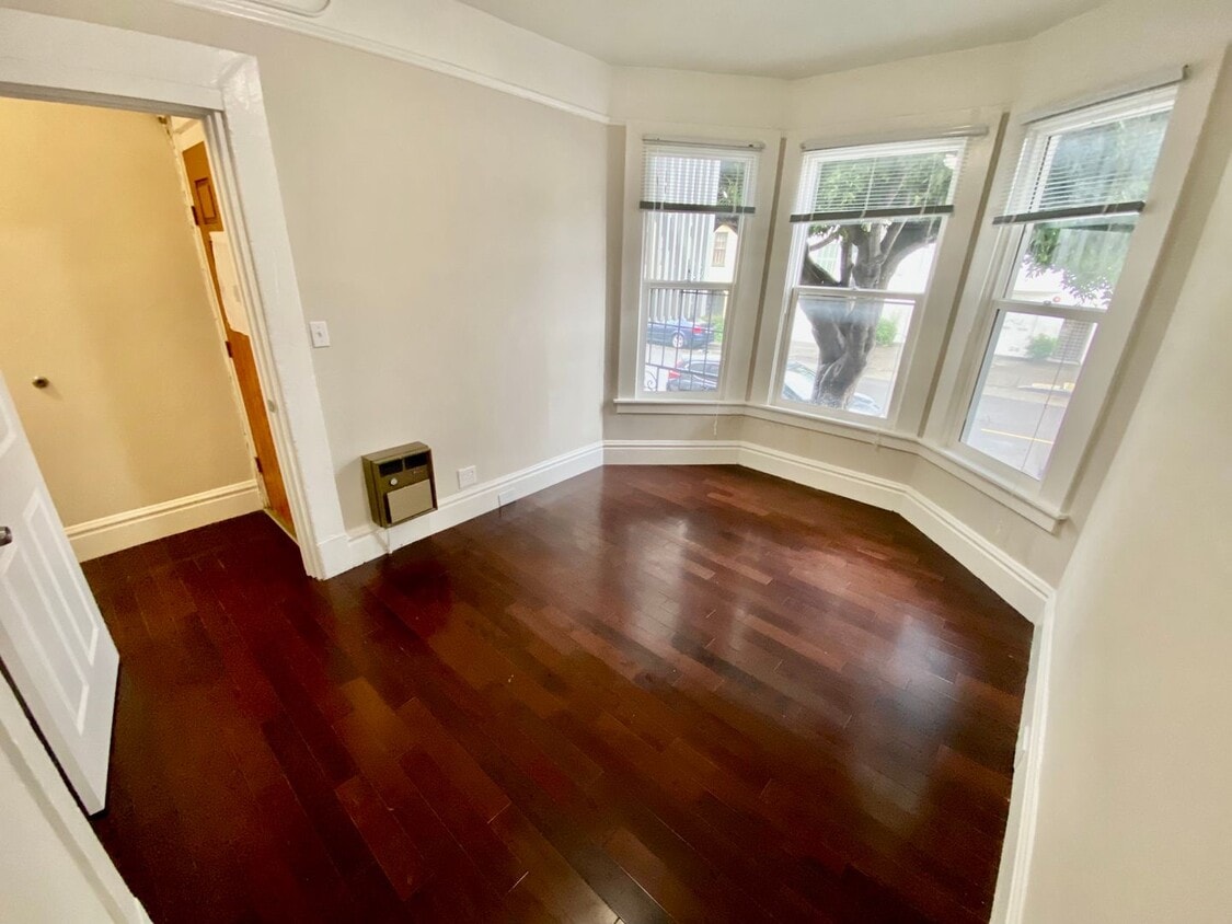 Primary Photo - 486 1/2 Grove Street-