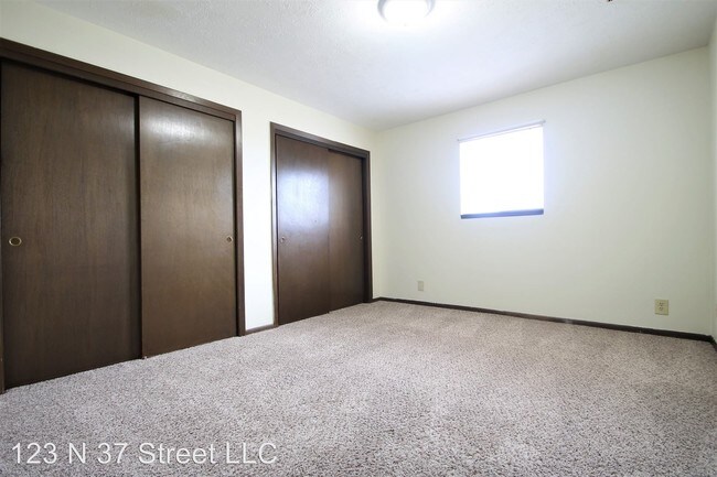 Foto del edificio - 8452 Monroe St