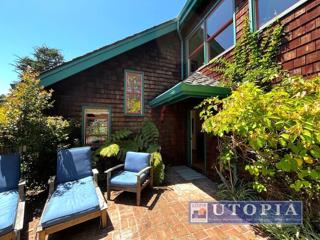 Foto del edificio - Beautiful, custom finished home in Aptos, ...