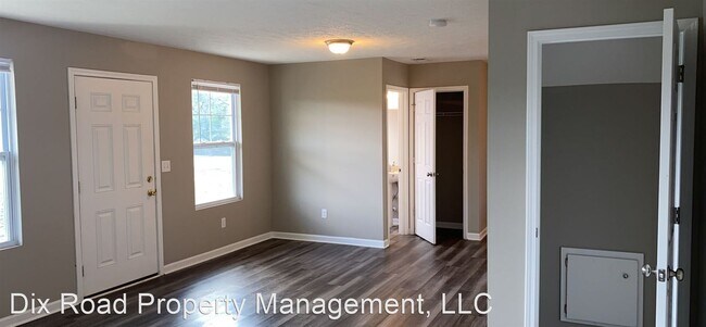 Building Photo - 4 br, 2.5 bath House - 424 West Kemper Road,