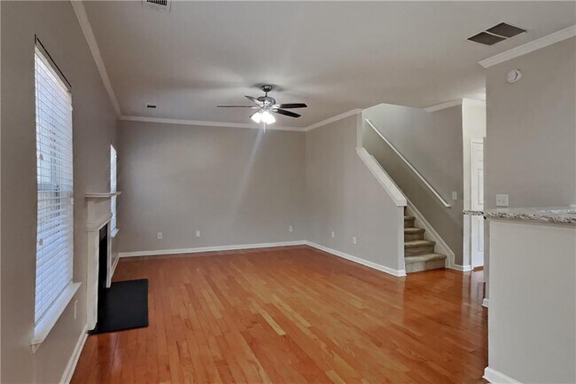 Foto del edificio - 426 Lily Shoals Ln