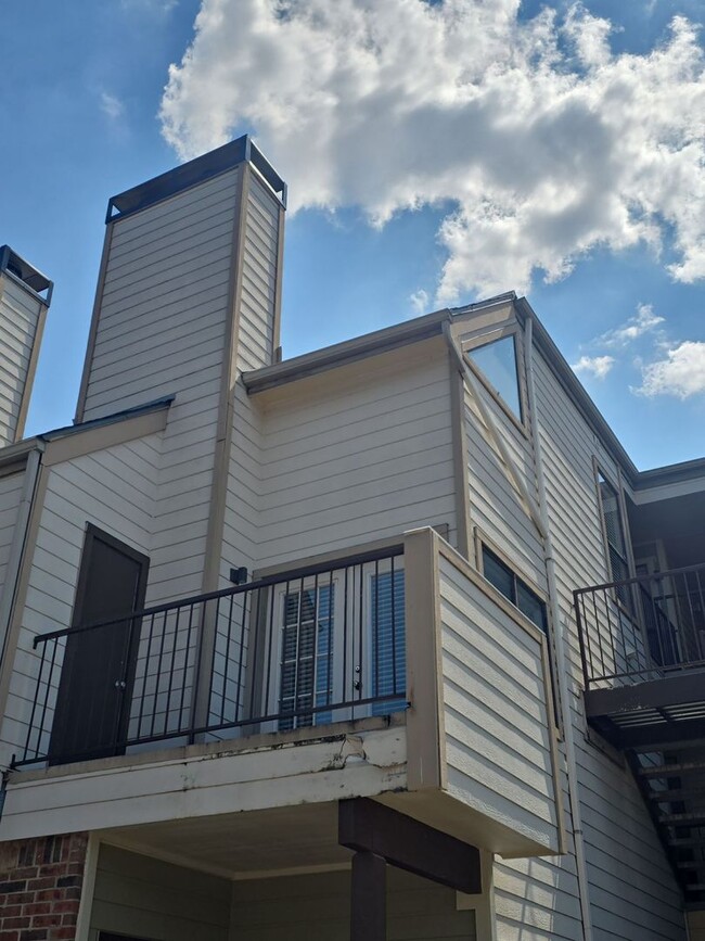 Building Photo - 3117 Sondra Dr