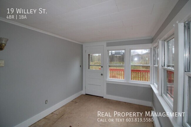 Building Photo - Pet Friendly 4 Bedroom Cape in Convenient ...