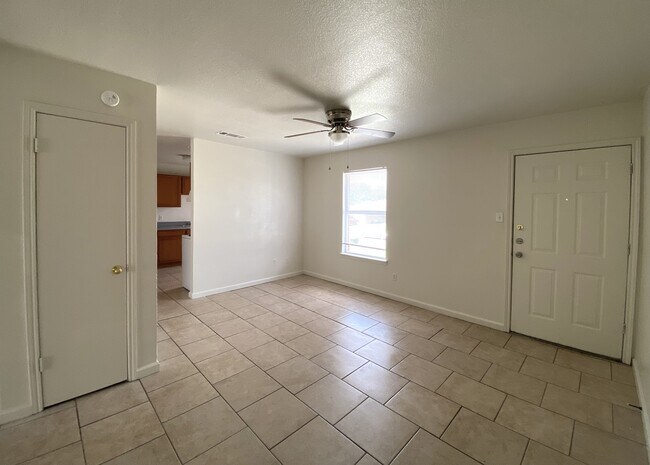 Building Photo - 1706 Windward Dr