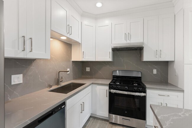 Building Photo - 10508 Mattock Ave