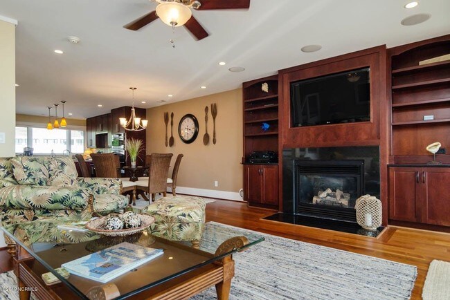 Building Photo - 5414 Marina Club Dr