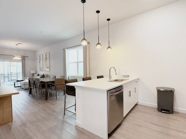 Building Photo - 332 Famagusta Dr