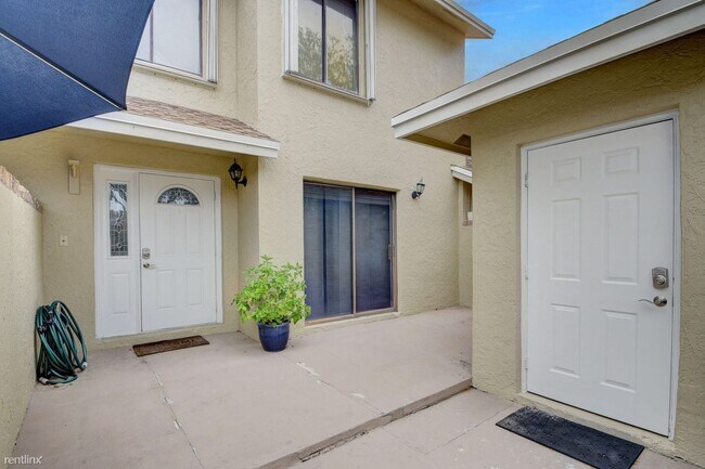 Building Photo - 2 br, 2.5 bath House - 1105 Maplewood Dr