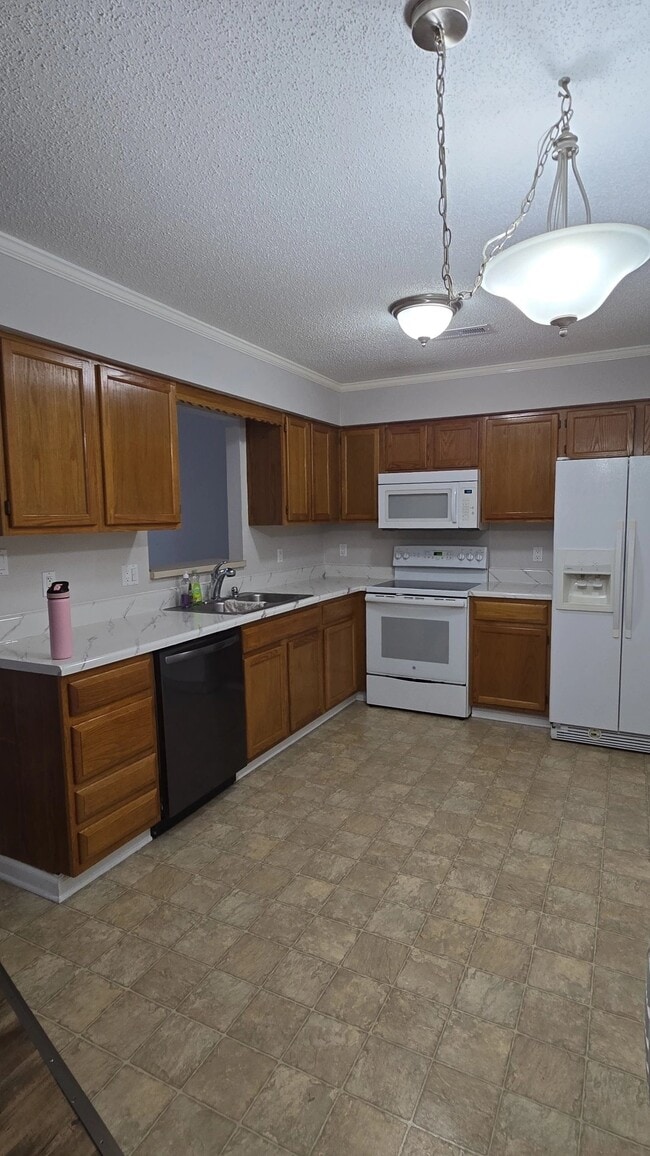 Building Photo - 7908 Eldin Way