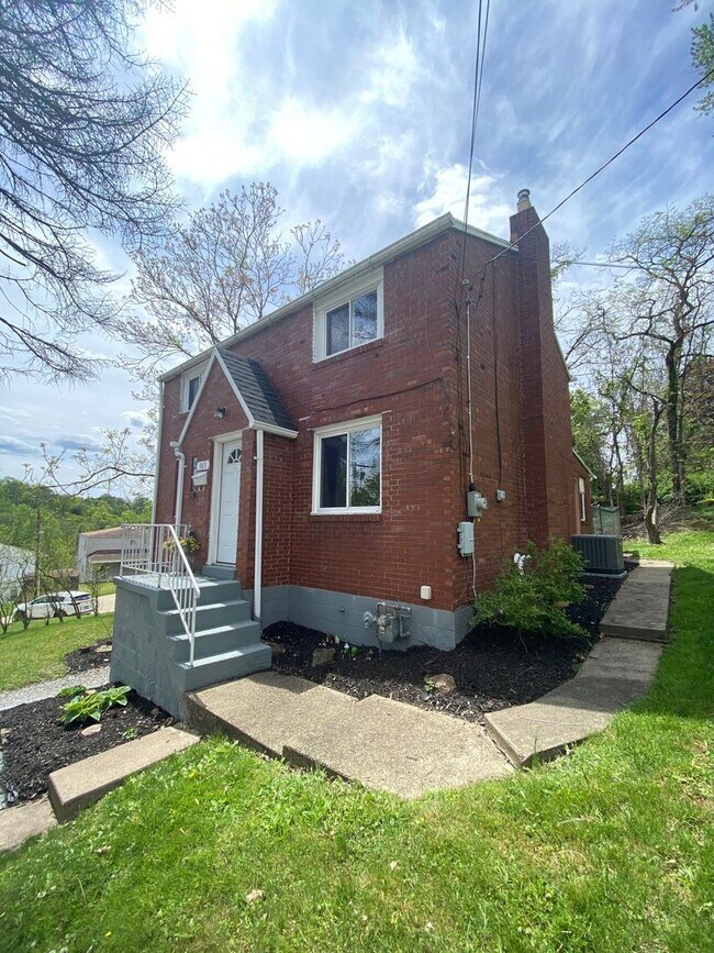 Spacious 3 bed, 1.5 bath single family hom... - Spacious 3 bed, 1.5 bath single family hom... House