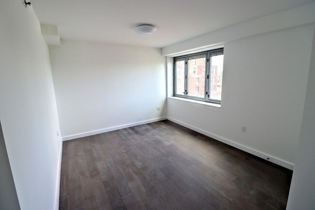 Building Photo - 107 Columbia Heights