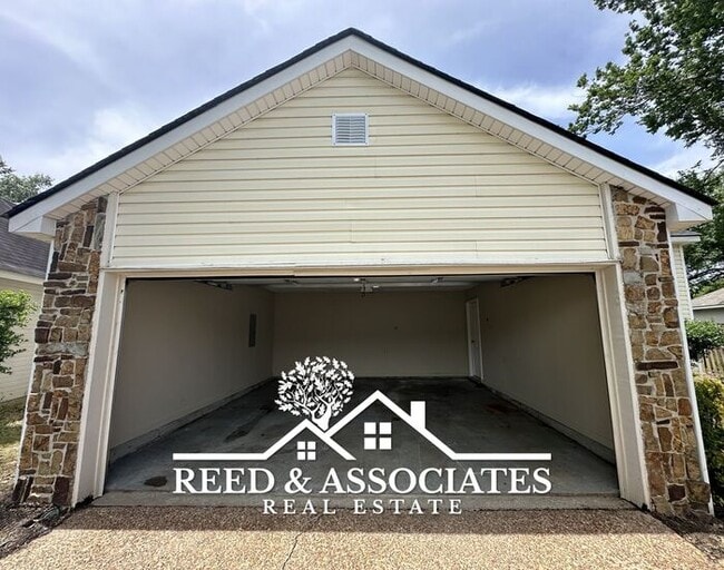 Building Photo - Charming Home Located in Bartlett/Raleigh ...