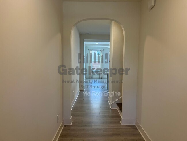 Foto del edificio - 7741 Squire Ct