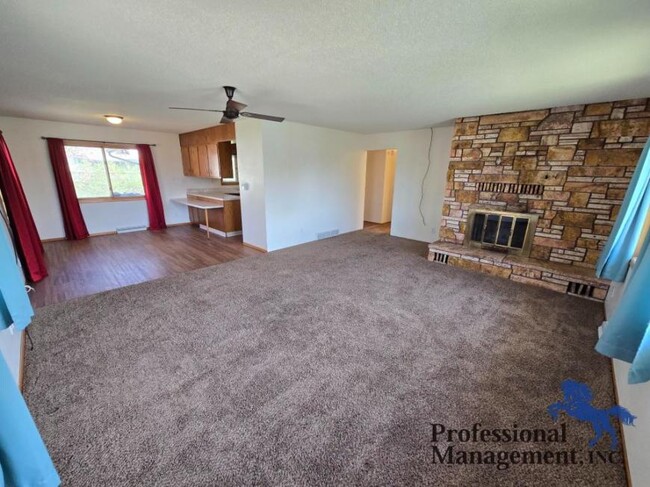 Building Photo - 3 bedroom in Laurel MT 59044