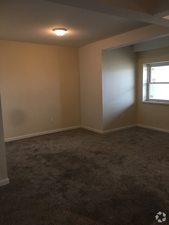 Military Parkway Apartments under 500 Port Huron, MI 2 Rentals