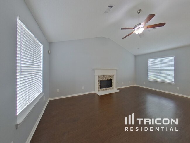 Foto del edificio - 3539 Oak Leaf Ct