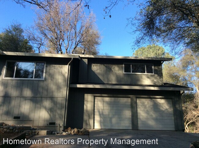Building Photo - 3 br, 2.5 bath House - 750 Lester Lane