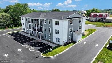 Building Photo - 1000 Colby Lane