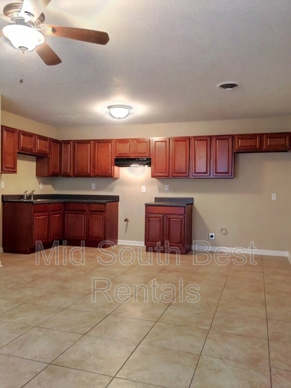 Building Photo - 1324 Mary Jane Ave