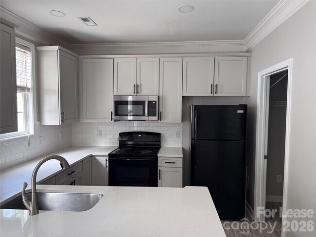 Foto del edificio - 9737 Longstone Ln