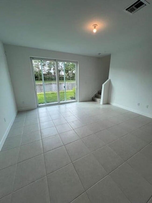 Building Photo - 5355 Flannigan Wy