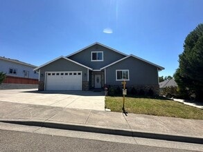 Building Photo - 7175 Vista Ridge Dr