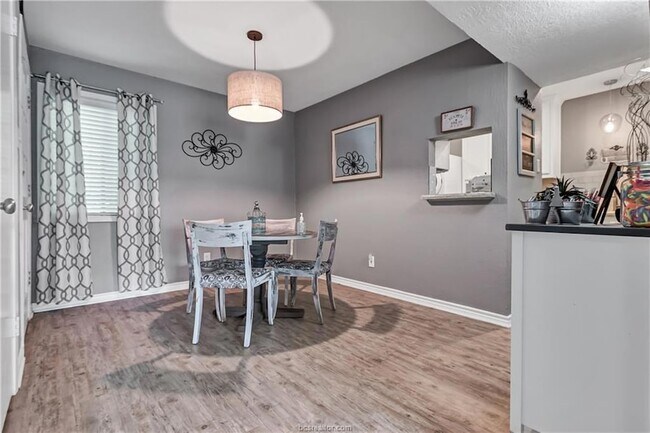 Foto del edificio - 4403 Carter Creek Pkwy