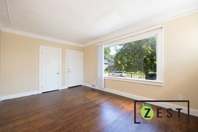 Foto del edificio - 5025 Somerset Ave