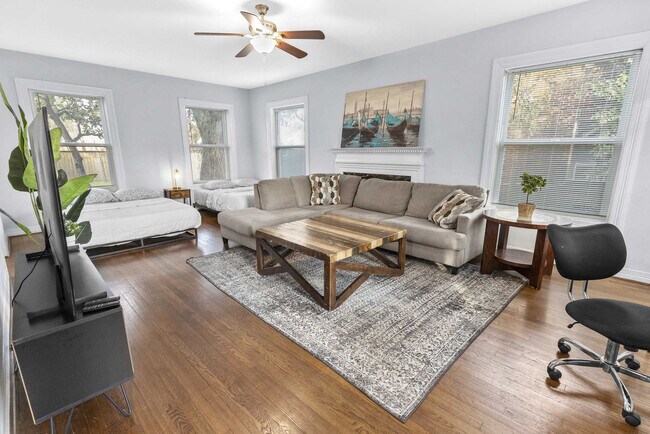 Foto del edificio - 3321 Charleston St