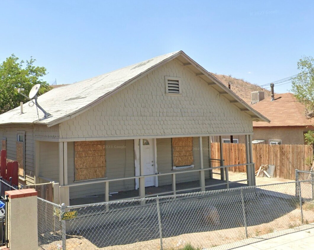 Primary Photo - 212 N 3rd Ave