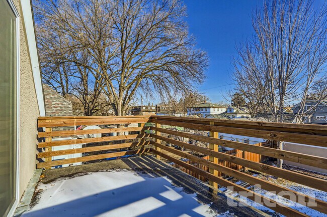 Foto del edificio - 906 Cherokee Ave