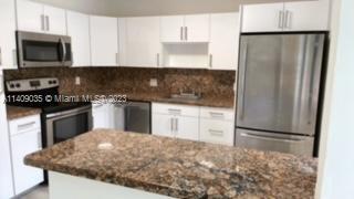 Foto del edificio - 334 Lakeview Dr