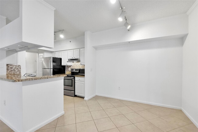 Foto del edificio - 11655 W Atlantic Blvd