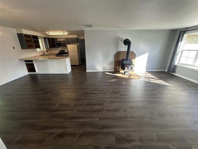 Foto del edificio - Three Bedroom House for Rent in Everson wi...