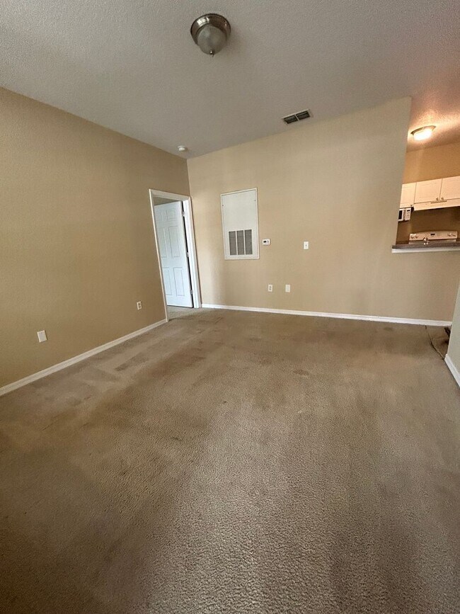 Foto del edificio - 823 Grand Regency Pointe
