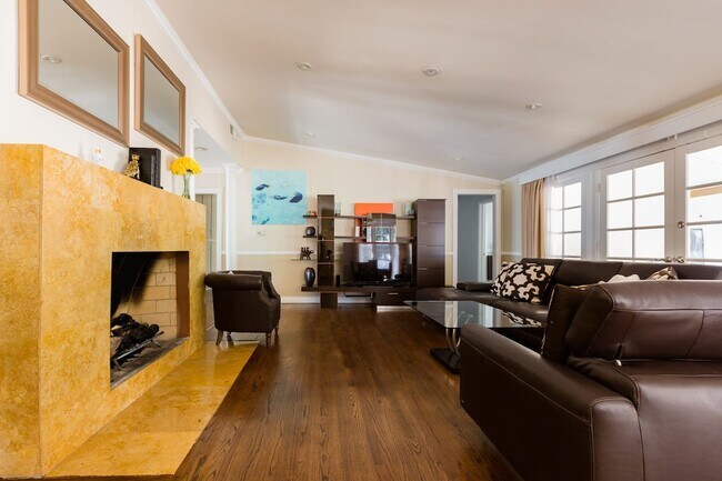 Foto del edificio - 5104 Tampa Ave