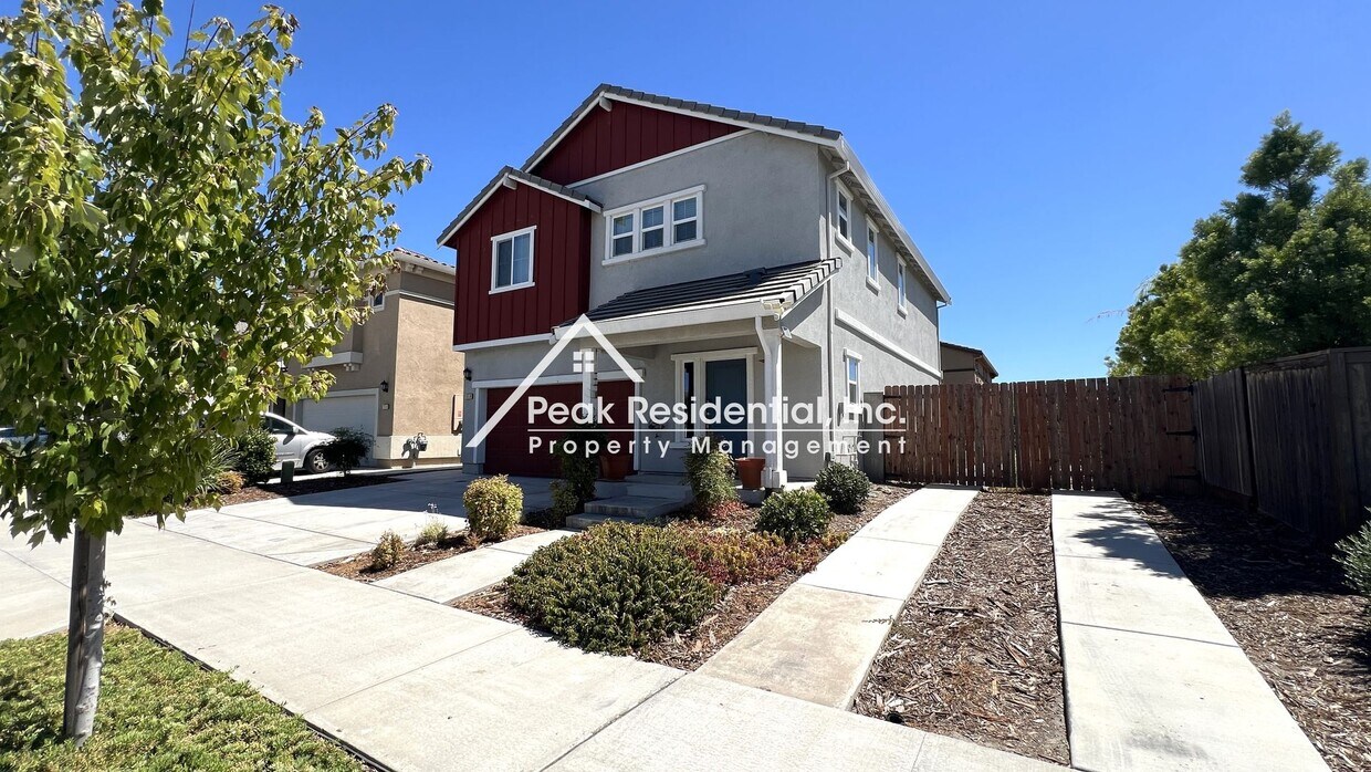 Foto del edificio - Newer 3bd/2.5ba Natomas Area Home with 2 C...