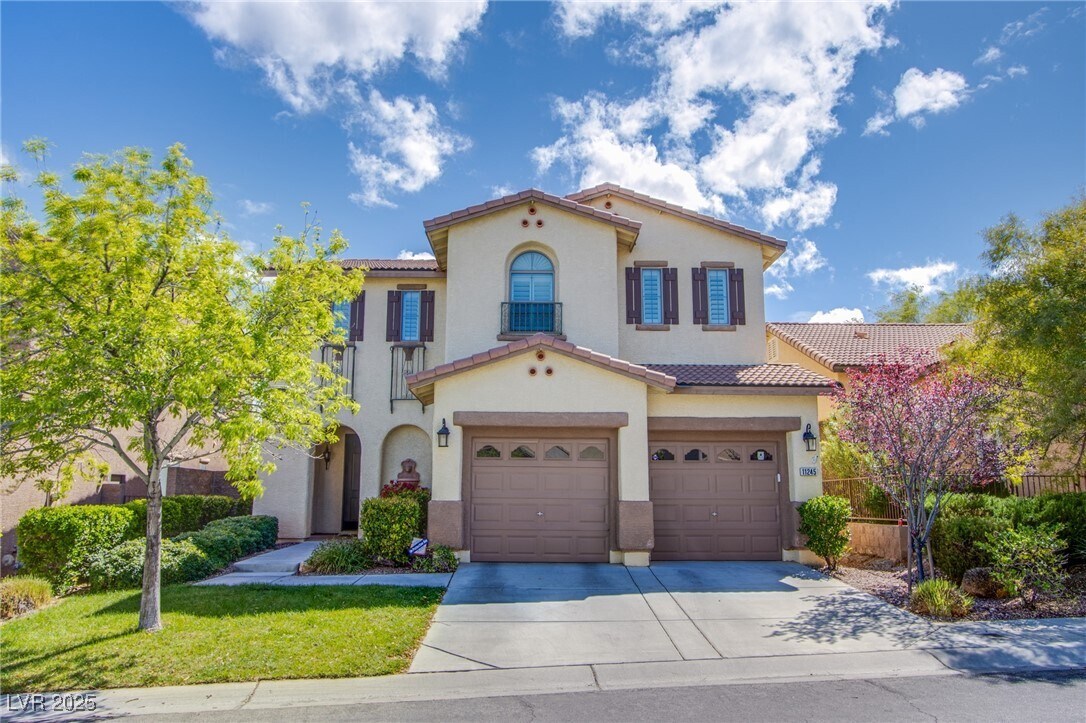 Foto principal - 11245 Newbury Hills Ave