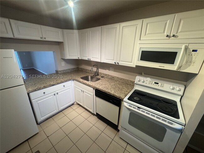 Building Photo - 7910 S Colony Cir