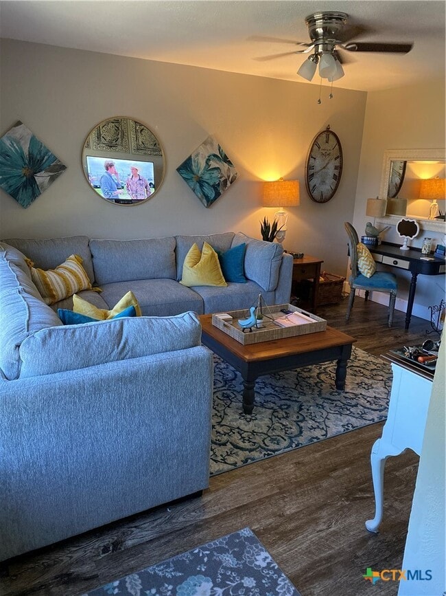 Building Photo - 1307 Sherry Ln