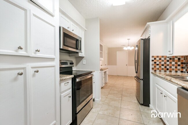 Foto del edificio - 588 Woodstock Ln